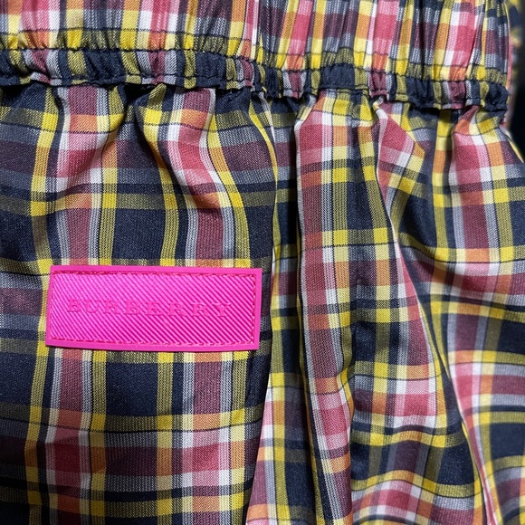 Burberry outfit - Picture 6 of 8